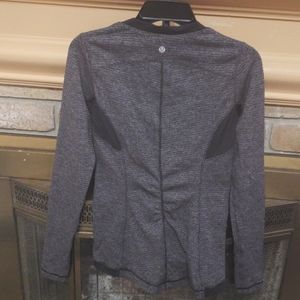 Lululemon size small longsleeve shirt